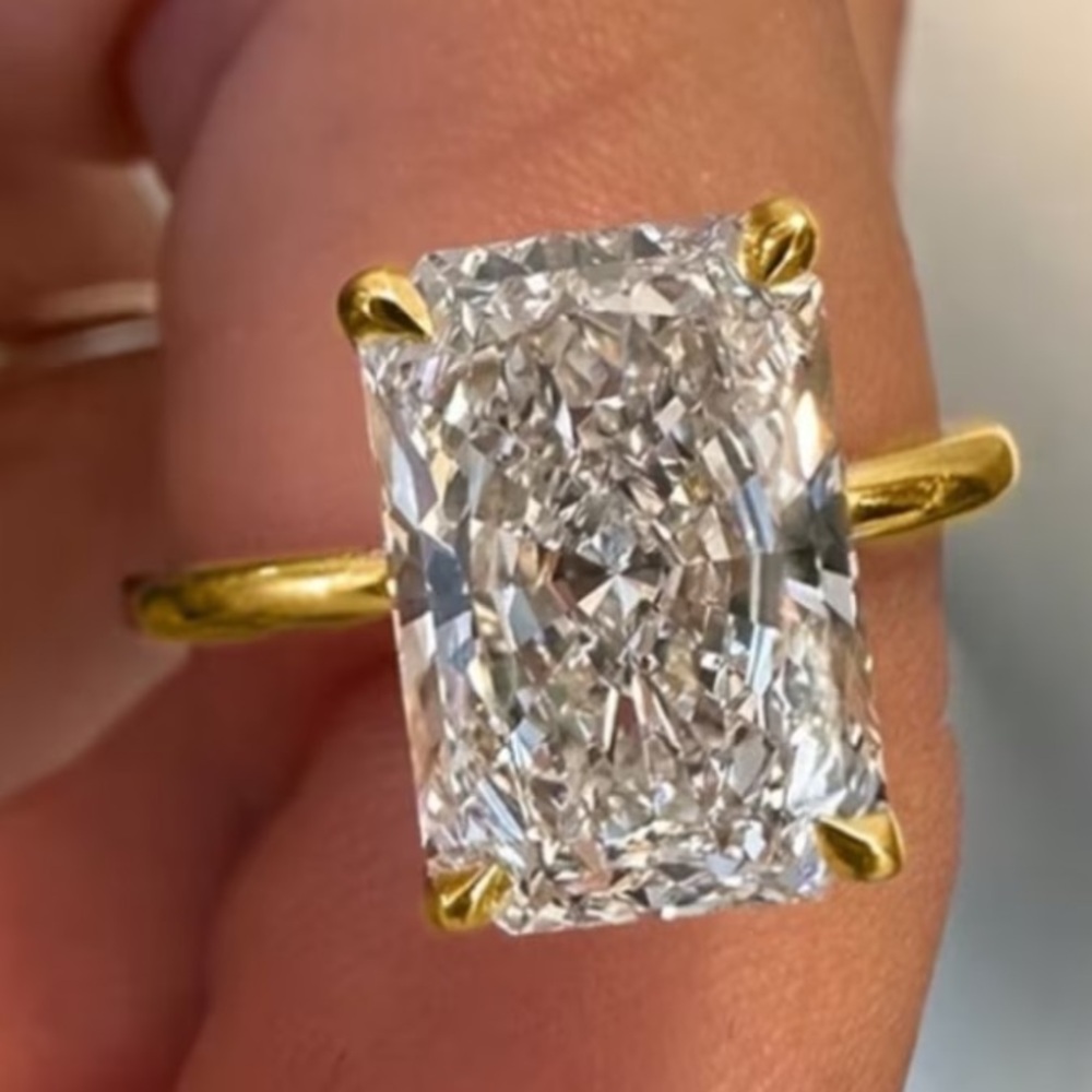 Classic Radiant-Cut Moissanite Solitaire Ring in Gold Size 7